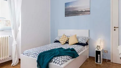 Room for rent in Buccinasco, Lombardia