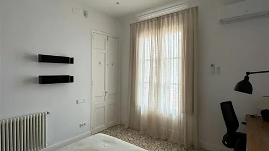 Rooms in Barcelona Eixample - photo 8