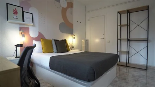 Rooms in Barcelona Eixample - photo 2