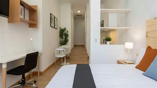 Rooms in Madrid Centro - photo 7