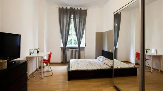 Rooms in Milano Zona 8 - Fiera, Gallaratese, Quarto Oggiaro - photo 1