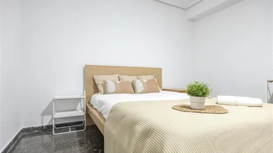 Rooms in Valencia Extramurs - photo 4