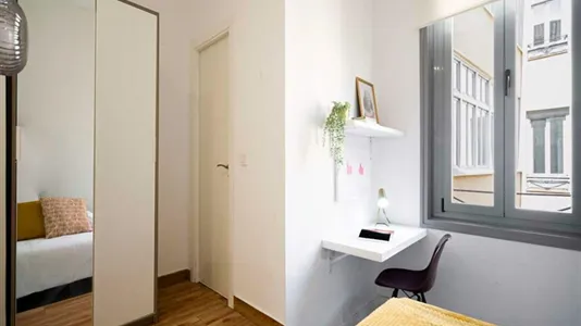 Rooms in Madrid Centro - photo 7