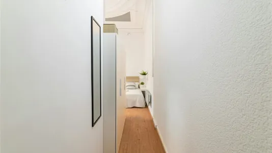 Rooms in Barcelona Ciutat Vella - photo 6