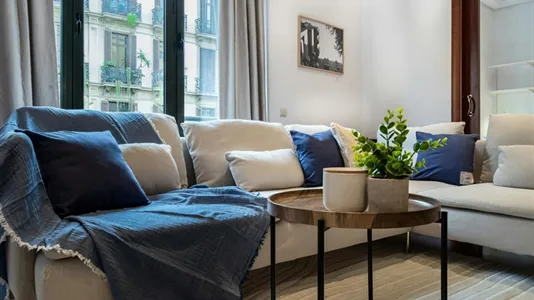 Rooms in Barcelona Eixample - photo 10