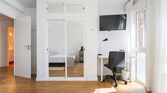 Rooms in Guadalajara - photo 4