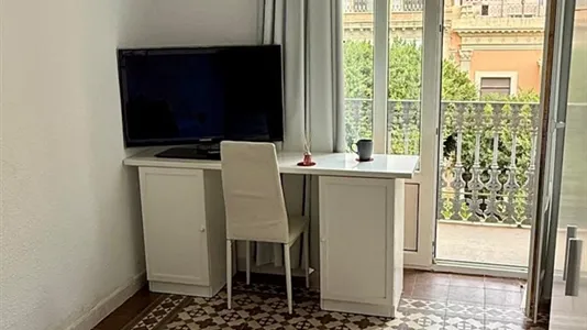 Rooms in Almería - photo 3