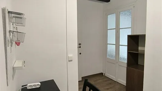 Rooms in Barcelona Ciutat Vella - photo 10