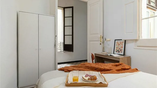 Rooms in Barcelona Ciutat Vella - photo 1