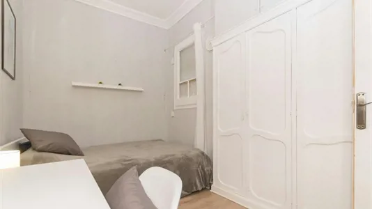 Rooms in Barcelona Eixample - photo 2