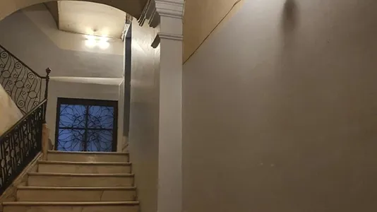 Rooms in Barcelona Ciutat Vella - photo 10