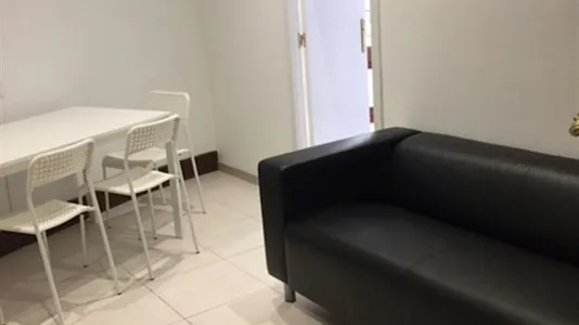 Rooms in Barcelona Ciutat Vella - photo 10