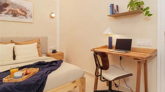 Rooms in Barcelona Eixample - photo 7