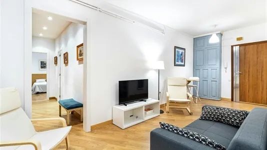 Rooms in Barcelona Ciutat Vella - photo 8