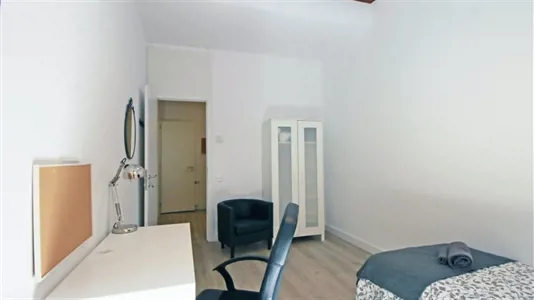 Rooms in Barcelona Ciutat Vella - photo 2