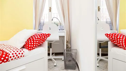 Rooms in Milano Zona 8 - Fiera, Gallaratese, Quarto Oggiaro - photo 1