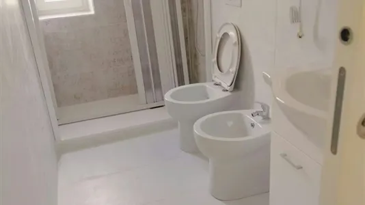 Rooms in Roma Municipio XIV – Monte Mario - photo 9