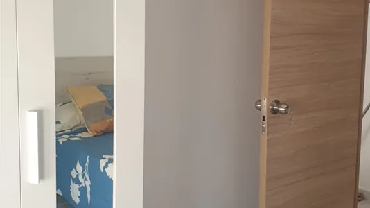 Rooms in Barcelona Ciutat Vella - photo 4