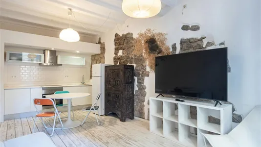 Houses in Barcelona Ciutat Vella - photo 5