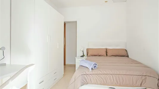 Rooms in Barcelona Sants-Montjuïc - photo 2