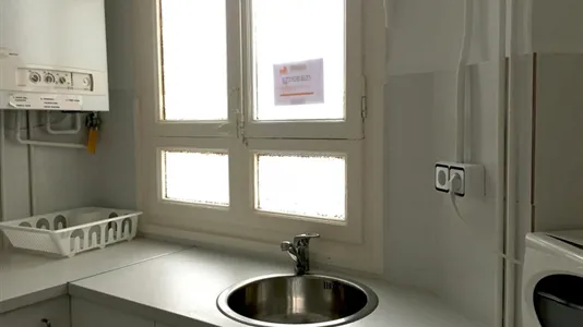 Rooms in Barcelona Eixample - photo 8