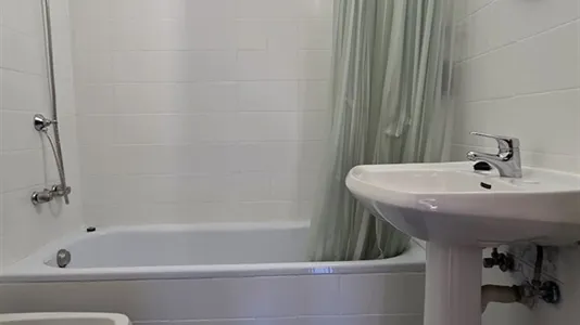 Rooms in Barcelona Eixample - photo 10