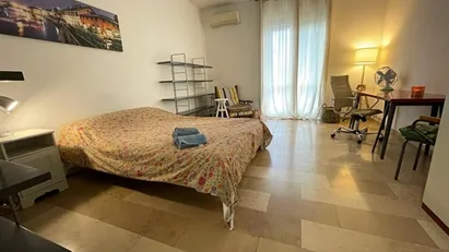 Room for rent in Milano Zona 8 - Fiera, Gallaratese, Quarto Oggiaro, Milan