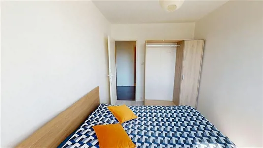 Rooms in Grenoble - photo 2