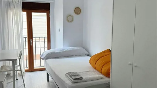 Rooms in Jaén - photo 1