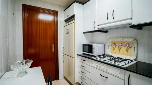 Rooms in Barcelona Sants-Montjuïc - photo 7