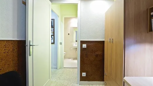 Rooms in Barcelona Eixample - photo 7