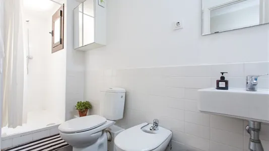 Rooms in Barcelona Ciutat Vella - photo 8