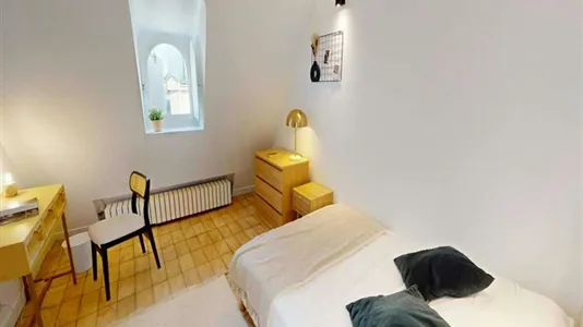 Rooms in Paris 8ème arrondissement - photo 2