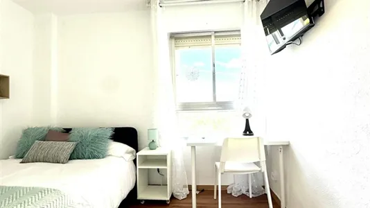 Rooms in Torremolinos - photo 4