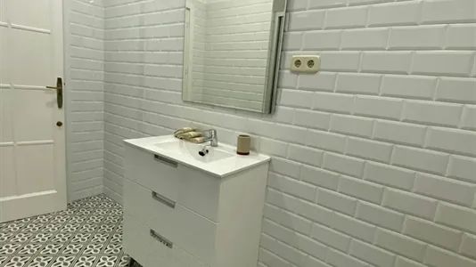 Rooms in Madrid Centro - photo 9