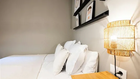 Rooms in Barcelona Eixample - photo 3