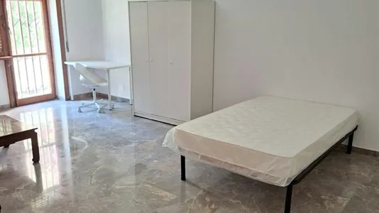Rooms in Roma Municipio II – Parioli/Nomentano - photo 10