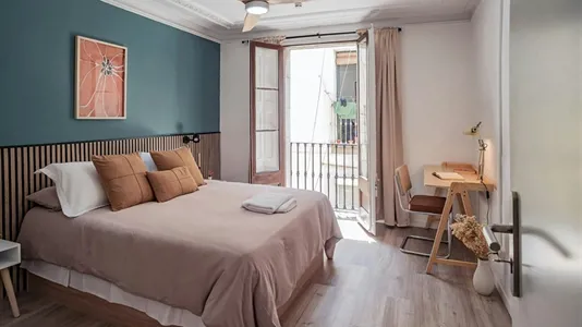 Rooms in Barcelona Ciutat Vella - photo 3