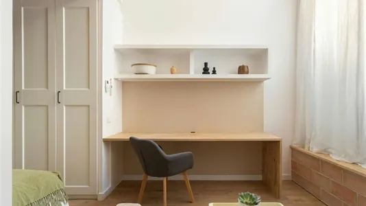 Rooms in Barcelona Sants-Montjuïc - photo 10