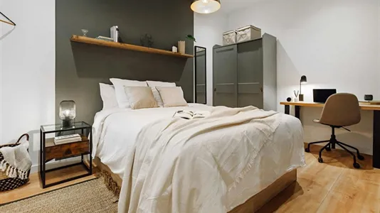 Rooms in Barcelona Eixample - photo 1