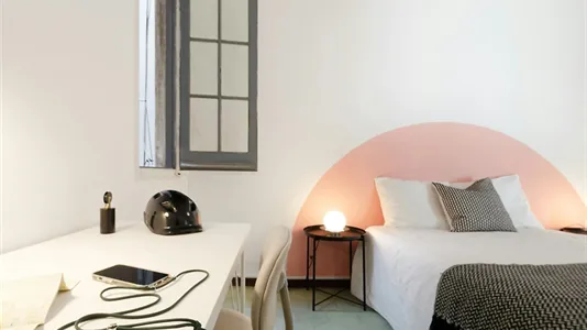 Rooms in Barcelona Eixample - photo 2