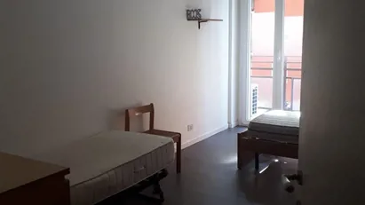 Room for rent in Milano Zona 8 - Fiera, Gallaratese, Quarto Oggiaro, Milan