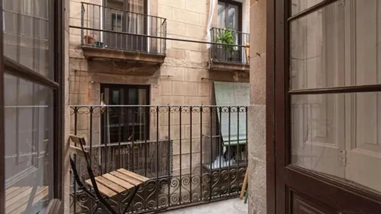 Rooms in Barcelona Ciutat Vella - photo 3