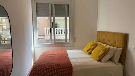 Rooms in Cornellà de Llobregat - photo 1