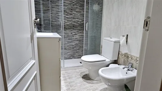 Rooms in Barcelona Sant Martí - photo 9