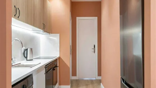 Rooms in Madrid Retiro - photo 9