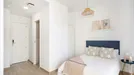 Room for rent, Madrid Fuencarral-El Pardo, Madrid, Calle de las Magnolias