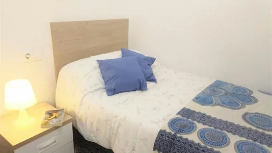 Rooms in Moncada - photo 2