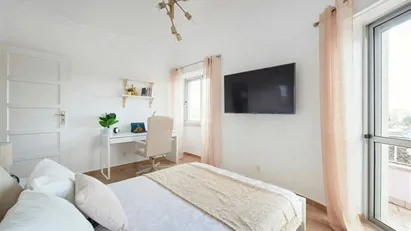 Room for rent in Amadora, Lisbon (region)