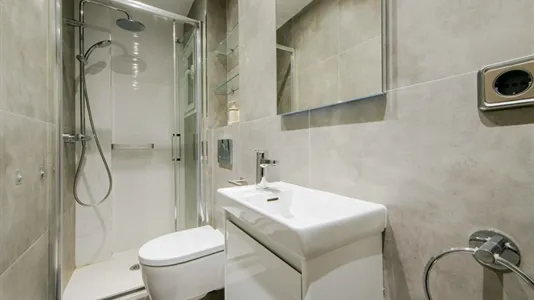 Rooms in Madrid Chamartín - photo 9